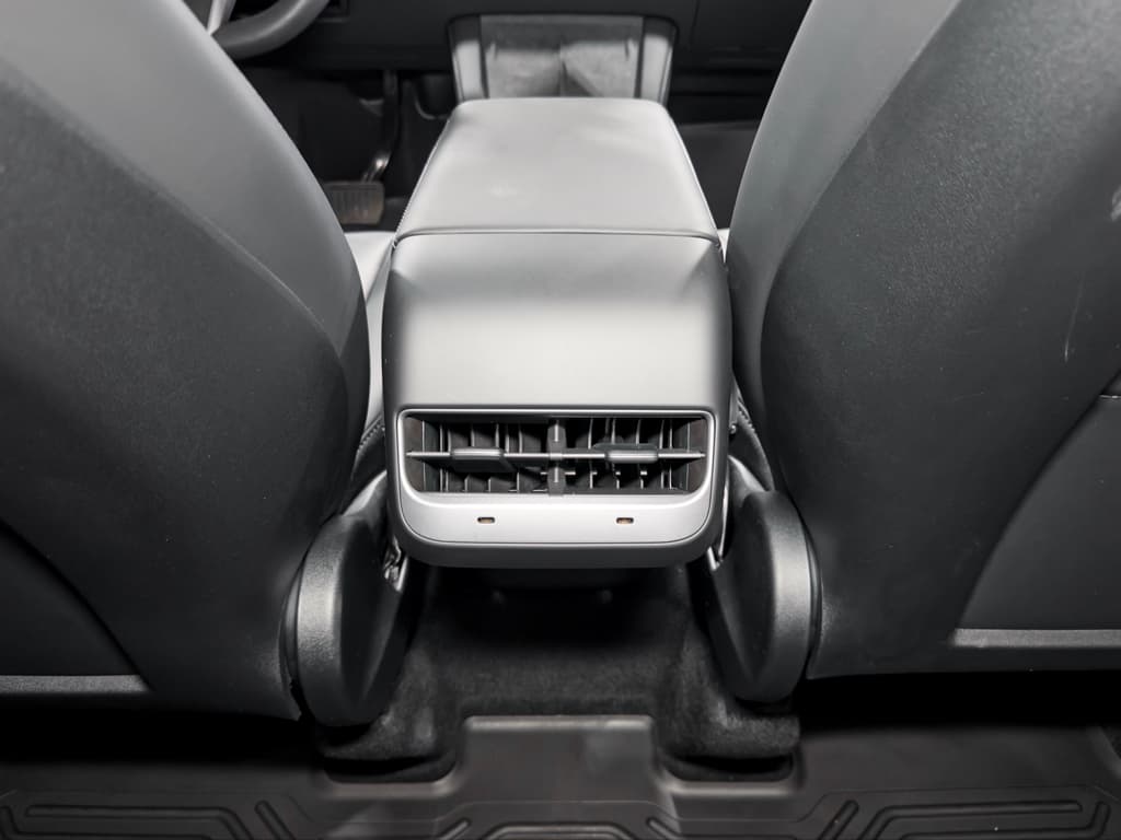 2024 Tesla Model Y view 20