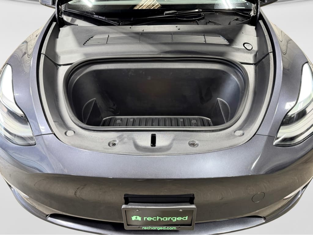 2024 Tesla Model Y view 24