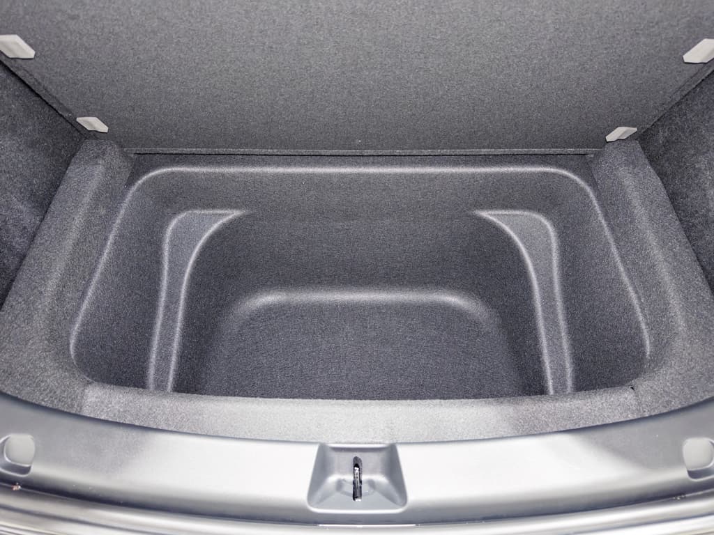 2024 Tesla Model Y view 27