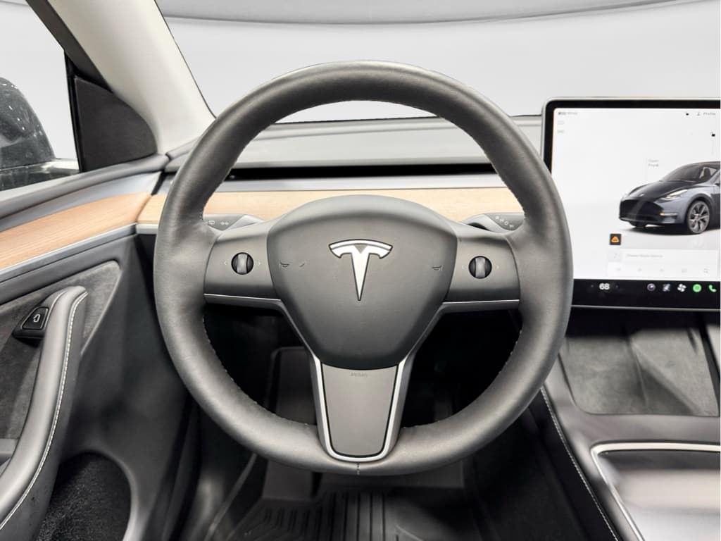 2024 Tesla Model Y view 8