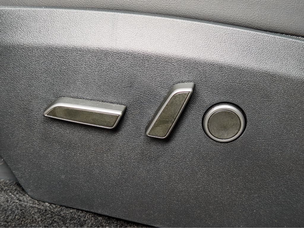 2024 Tesla Model Y view 6