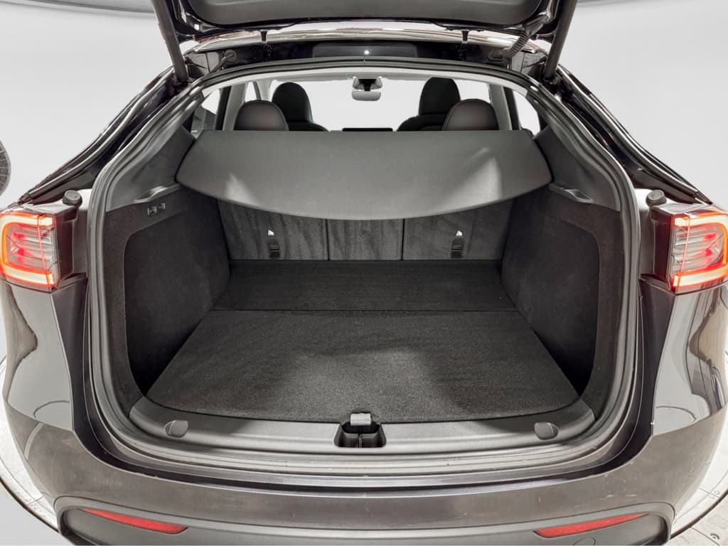 2024 Tesla Model Y view 26