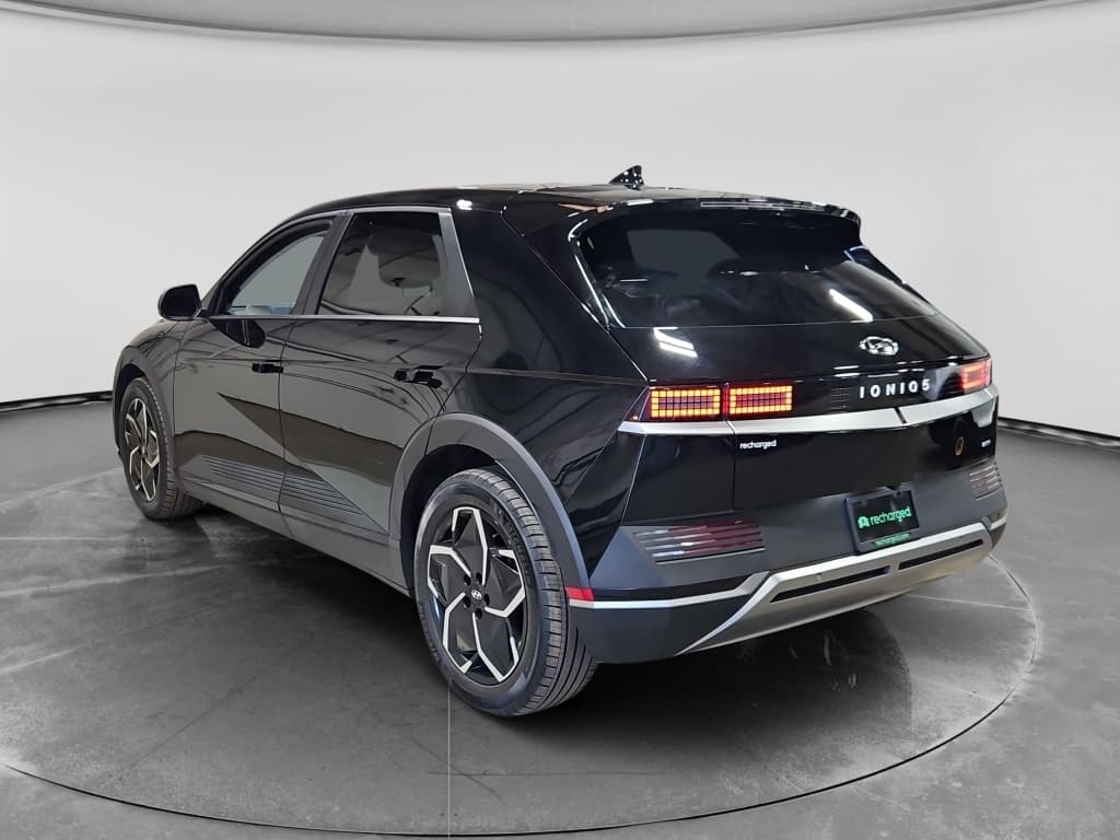 2024 Hyundai IONIQ 5 view 2