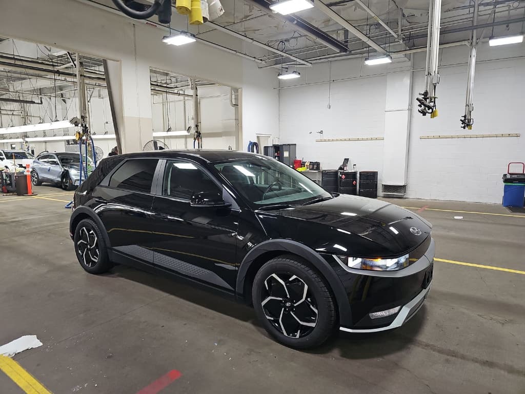 2024 Hyundai IONIQ 5 view 2