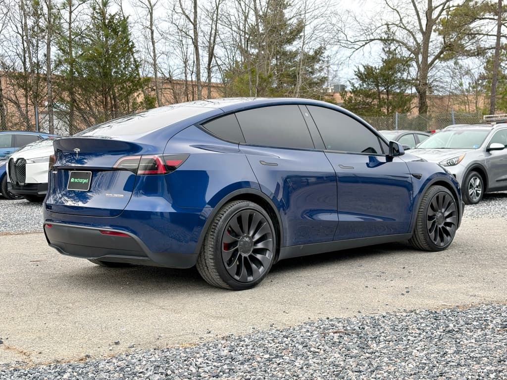 2021 Tesla Model Y view 3