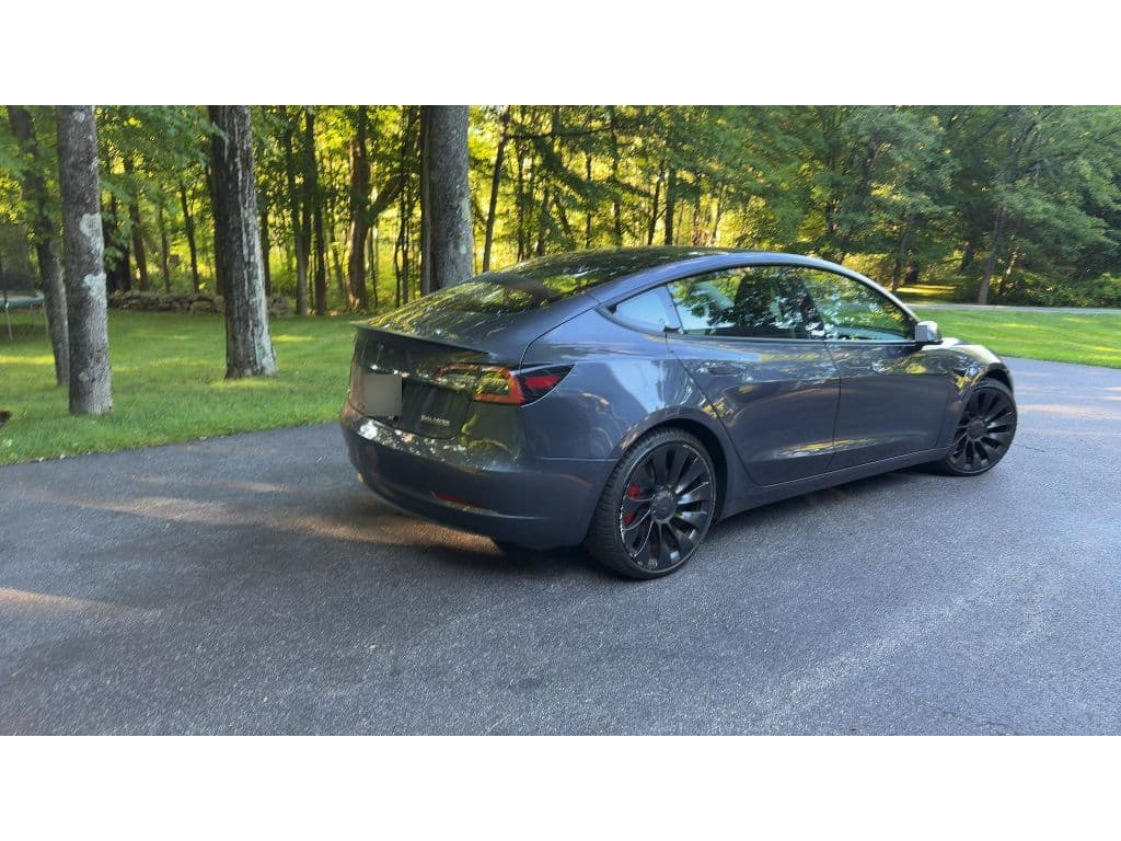 2022 Tesla Model 3 view 3
