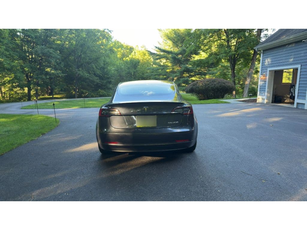 2022 Tesla Model 3 view 4
