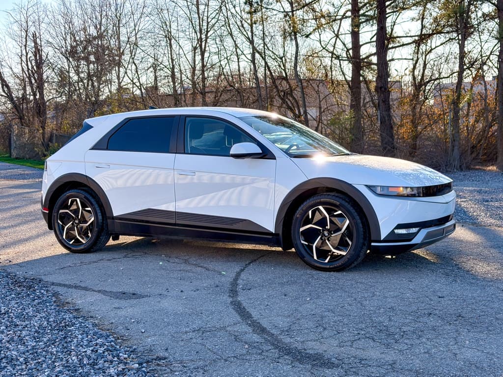 2024 Hyundai IONIQ 5 view 4