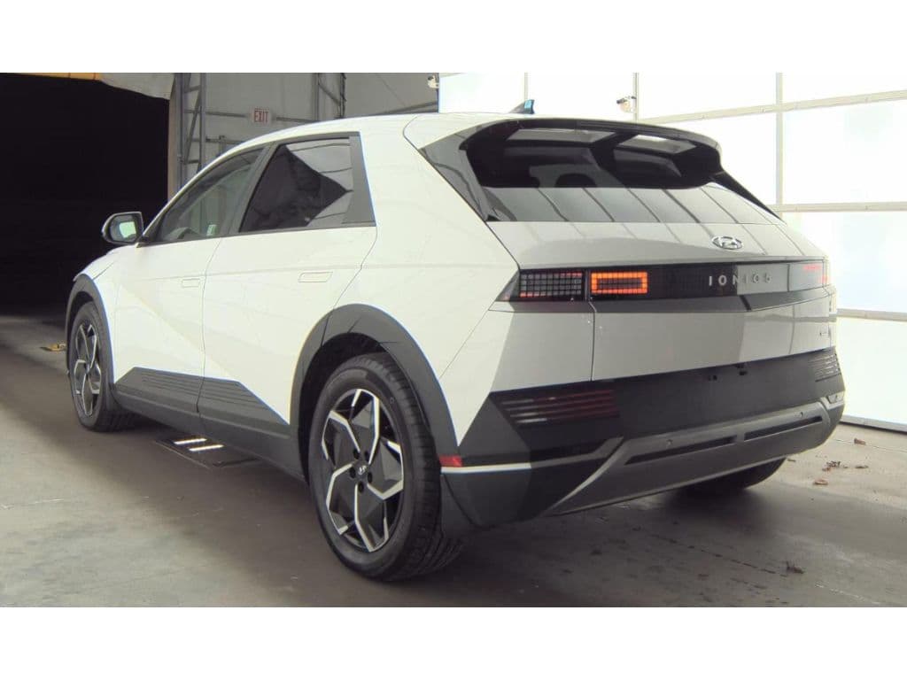 2024 Hyundai IONIQ 5 view 4