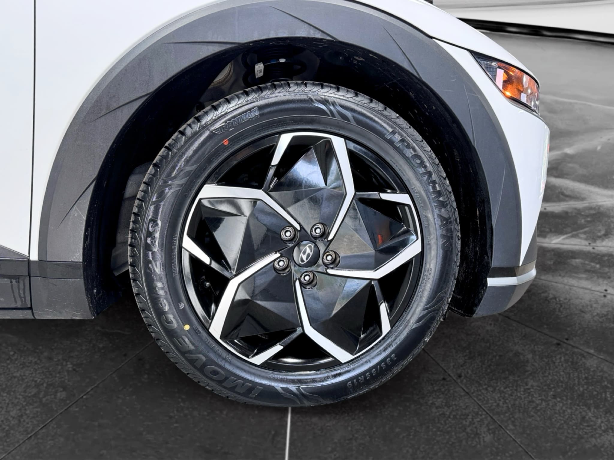 2024 Hyundai IONIQ 5 view 38