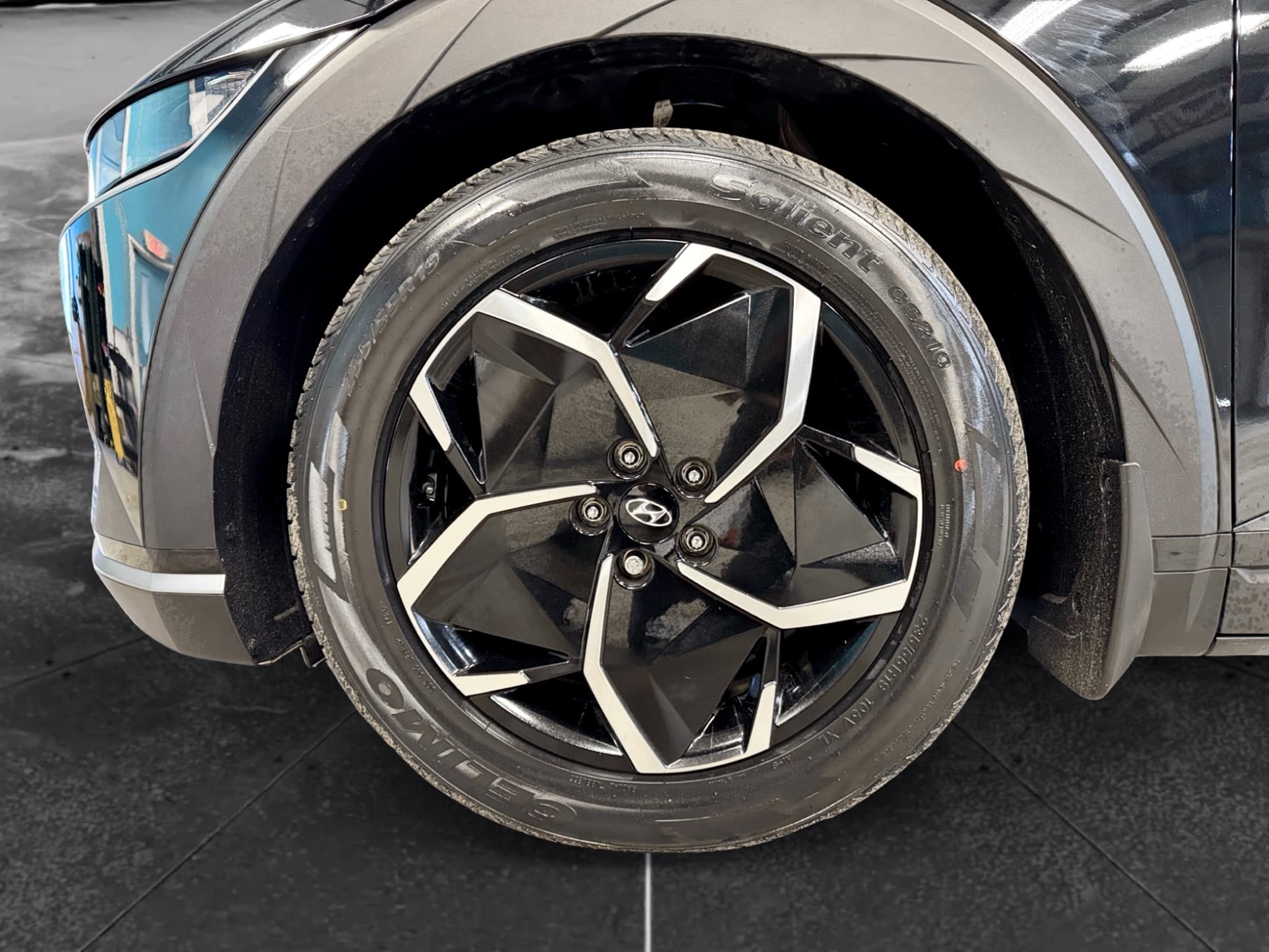 2024 Hyundai IONIQ 5 view 31