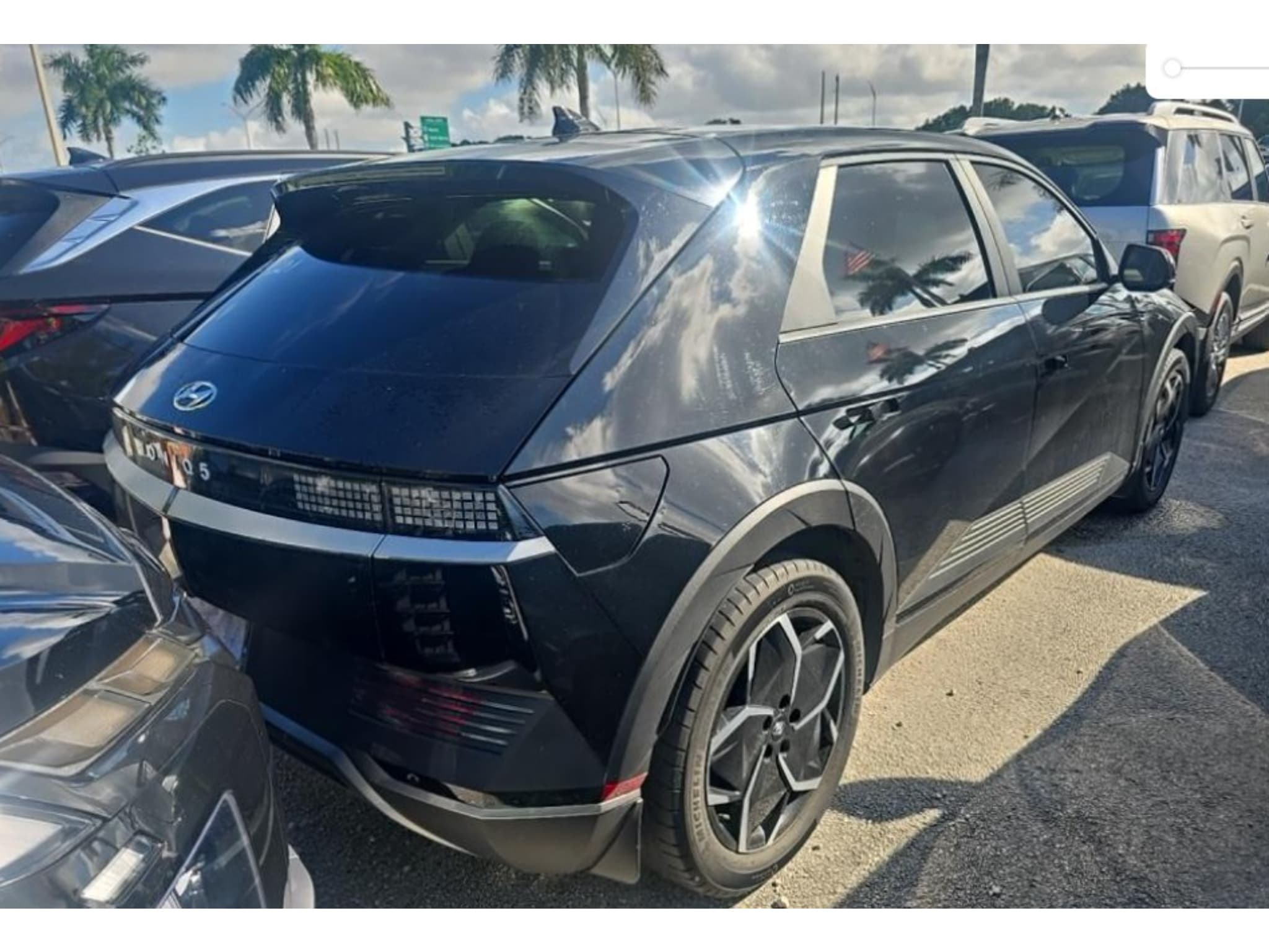 2024 Hyundai IONIQ 5 view 3