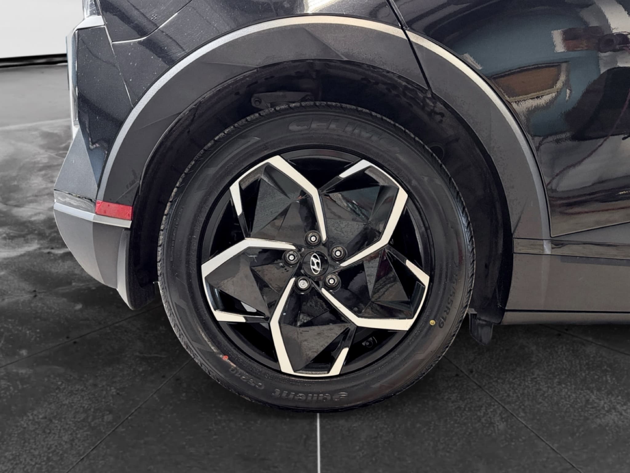 2024 Hyundai IONIQ 5 view 35