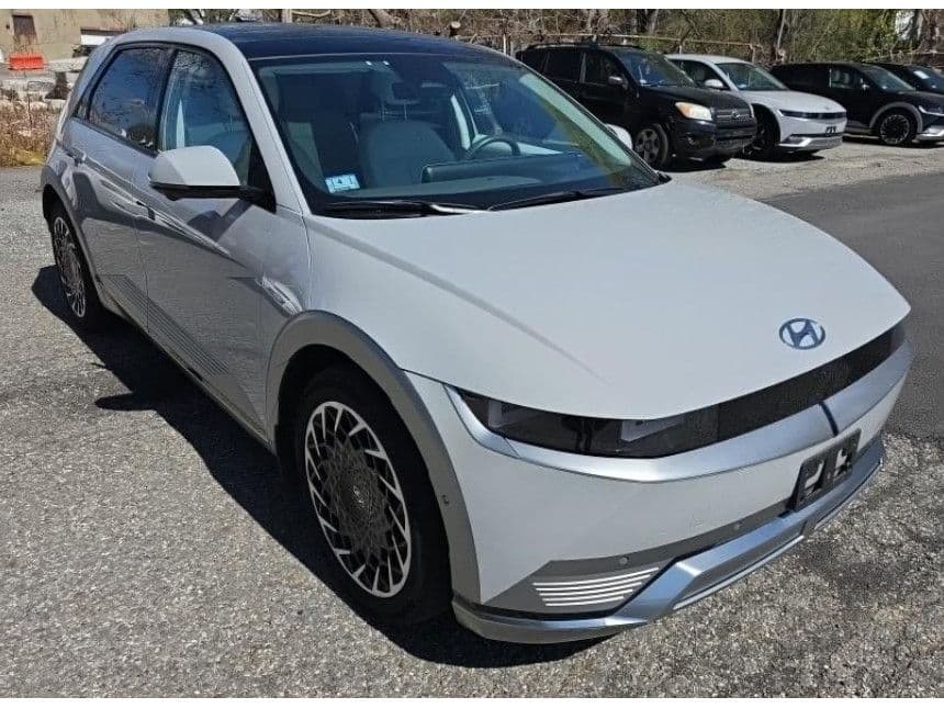 2024 Hyundai IONIQ 5 view 2