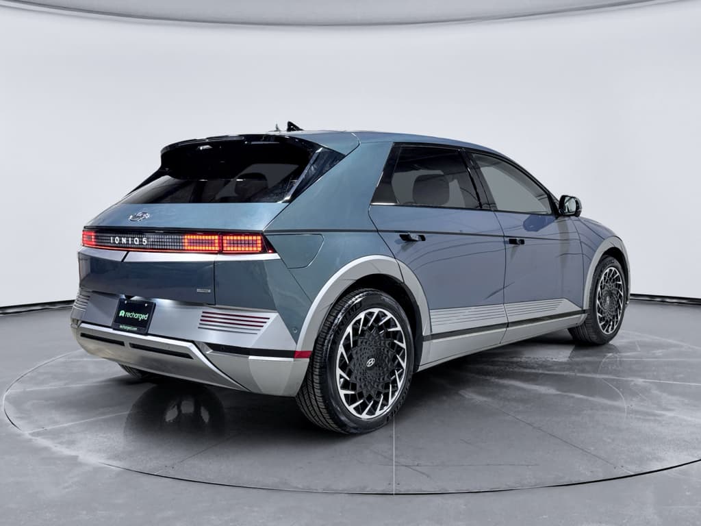 2024 Hyundai IONIQ 5 view 3
