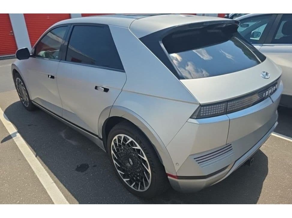 2024 Hyundai IONIQ 5 view 4