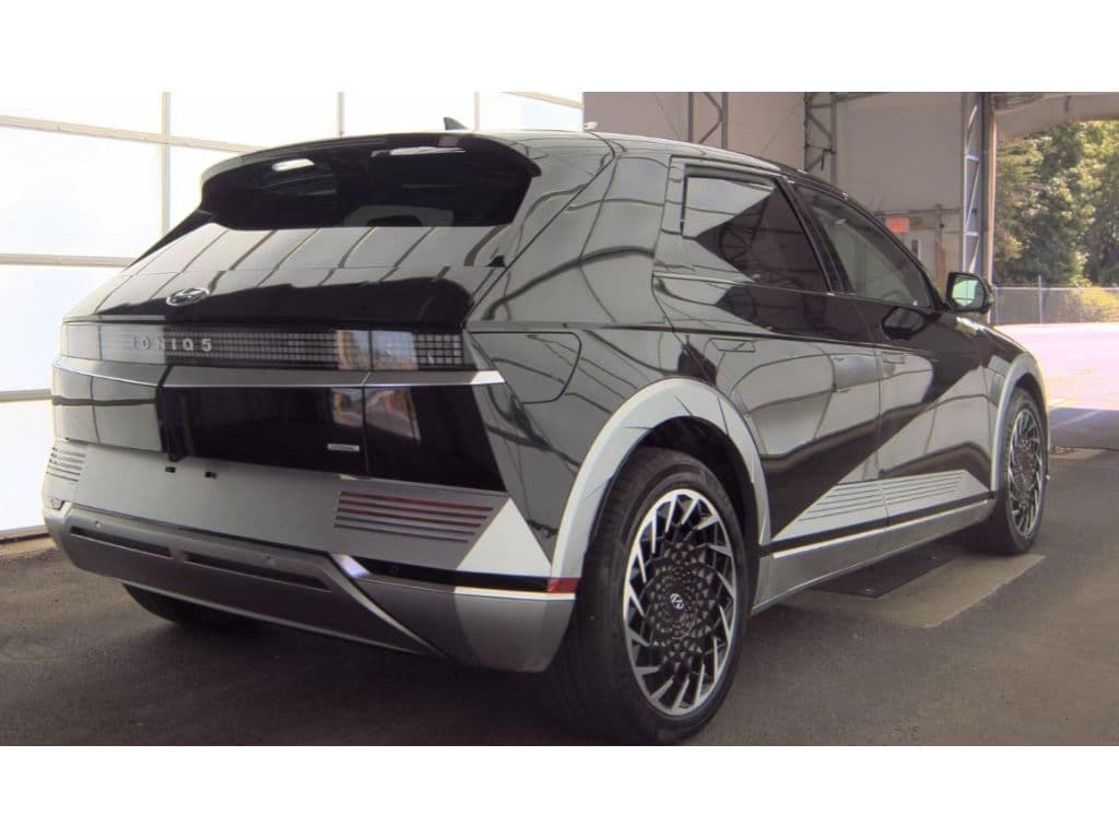 2024 Hyundai IONIQ 5 view 3