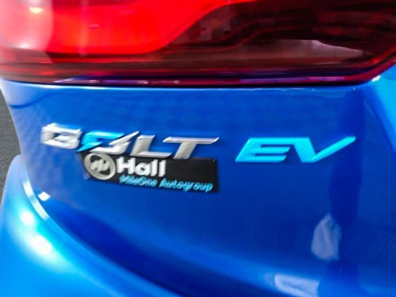 2018 Chevrolet Bolt EV view 7