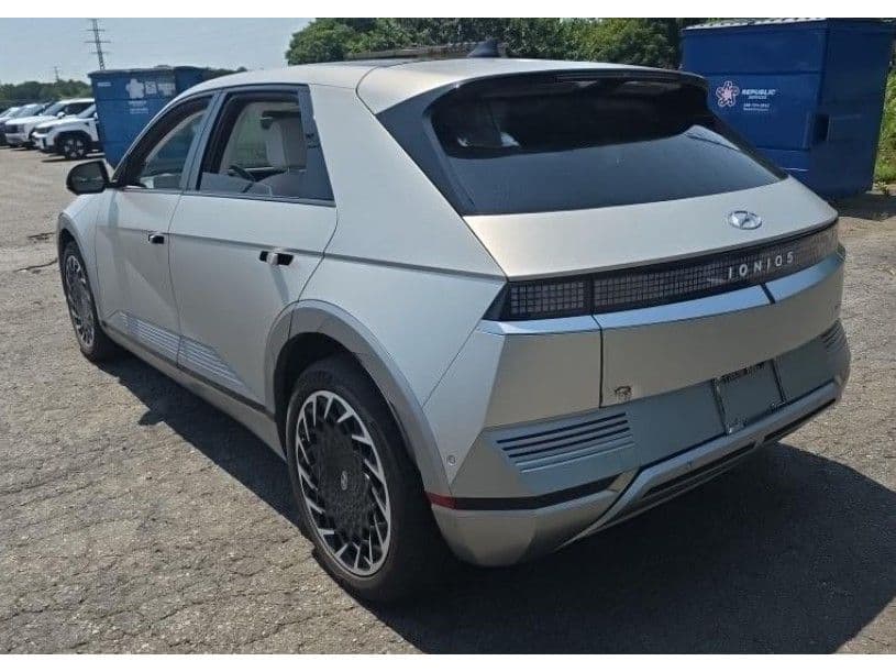2024 Hyundai IONIQ 5 view 4