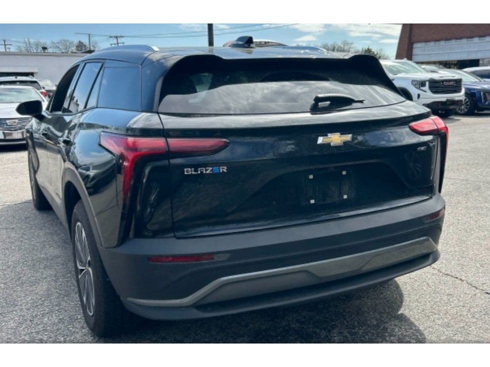 2024 Chevrolet Blazer EV view 4
