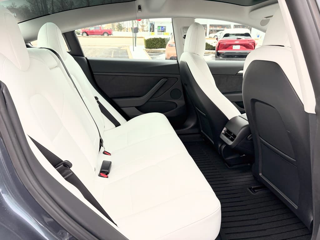 2022 Tesla Model 3 view 20