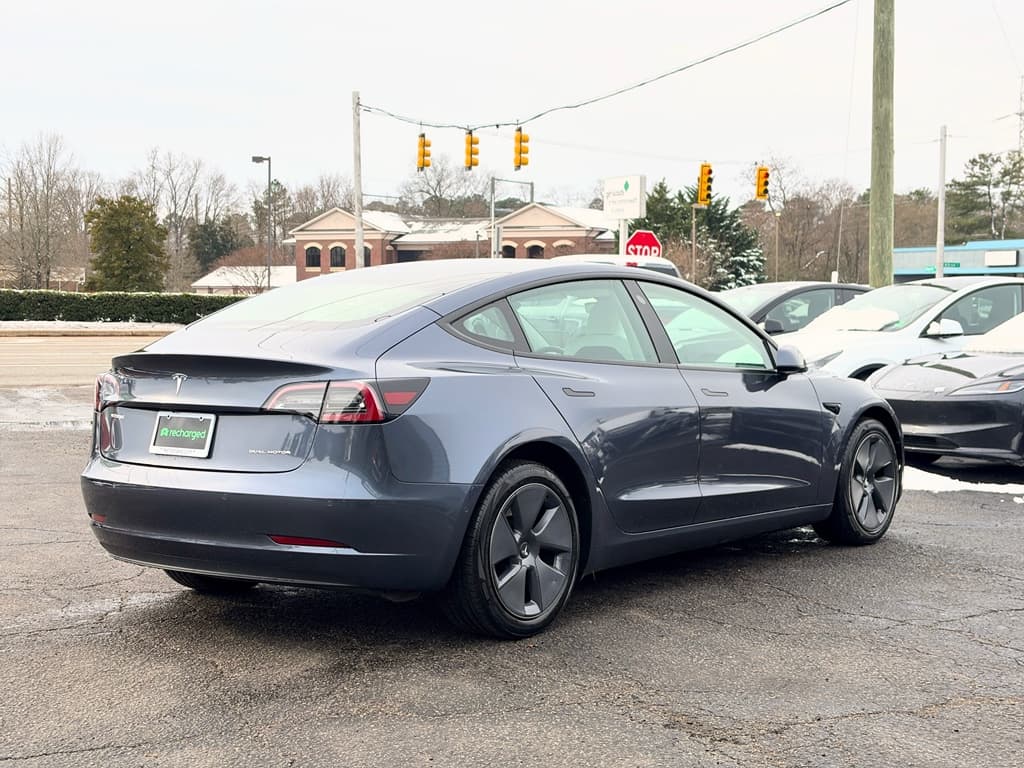 2022 Tesla Model 3 view 3