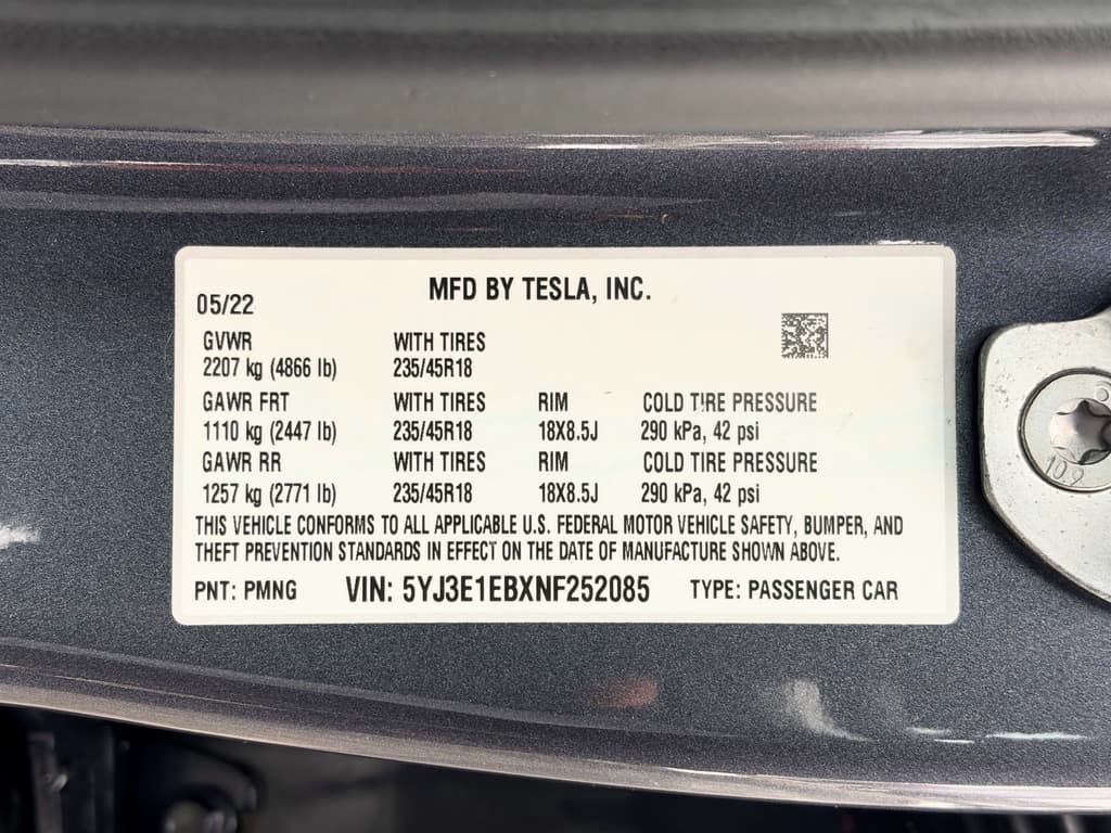 2022 Tesla Model 3 view 26