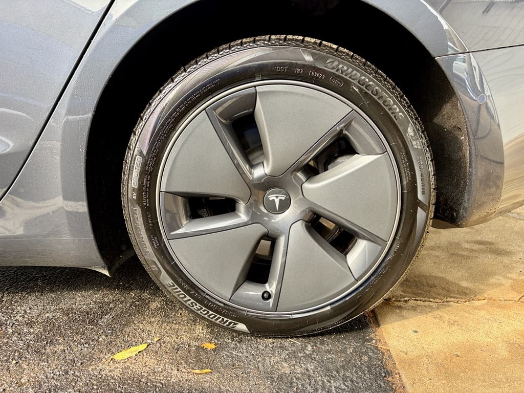 2022 Tesla Model 3 view 32