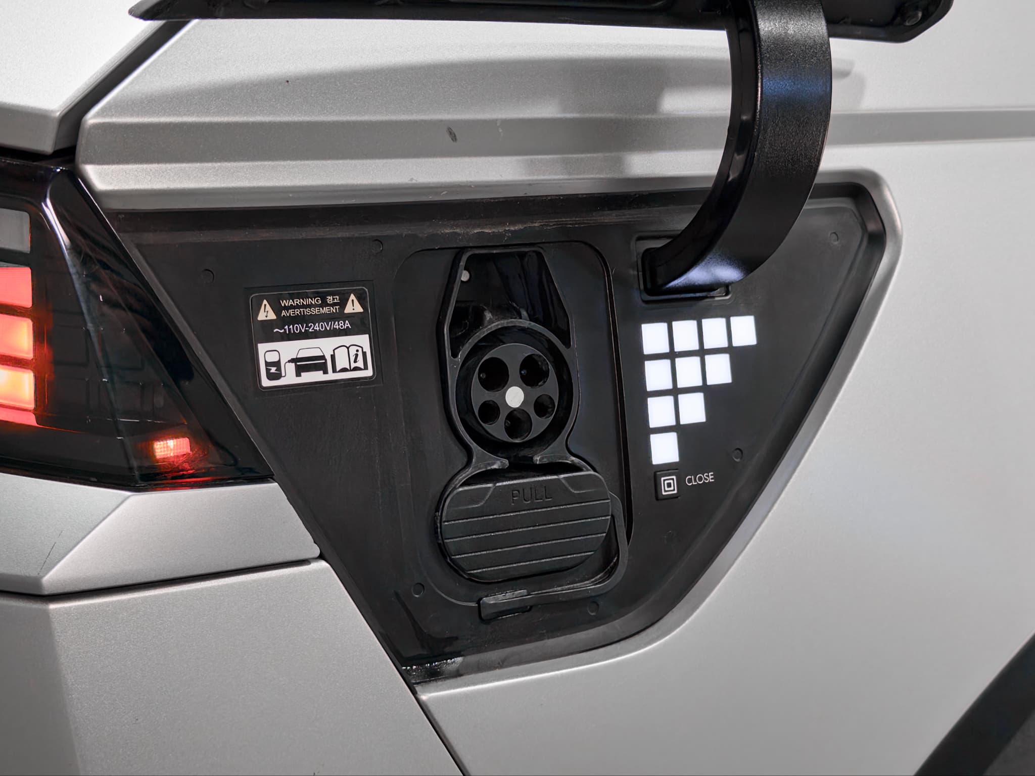 2024 Hyundai IONIQ 5 view 5
