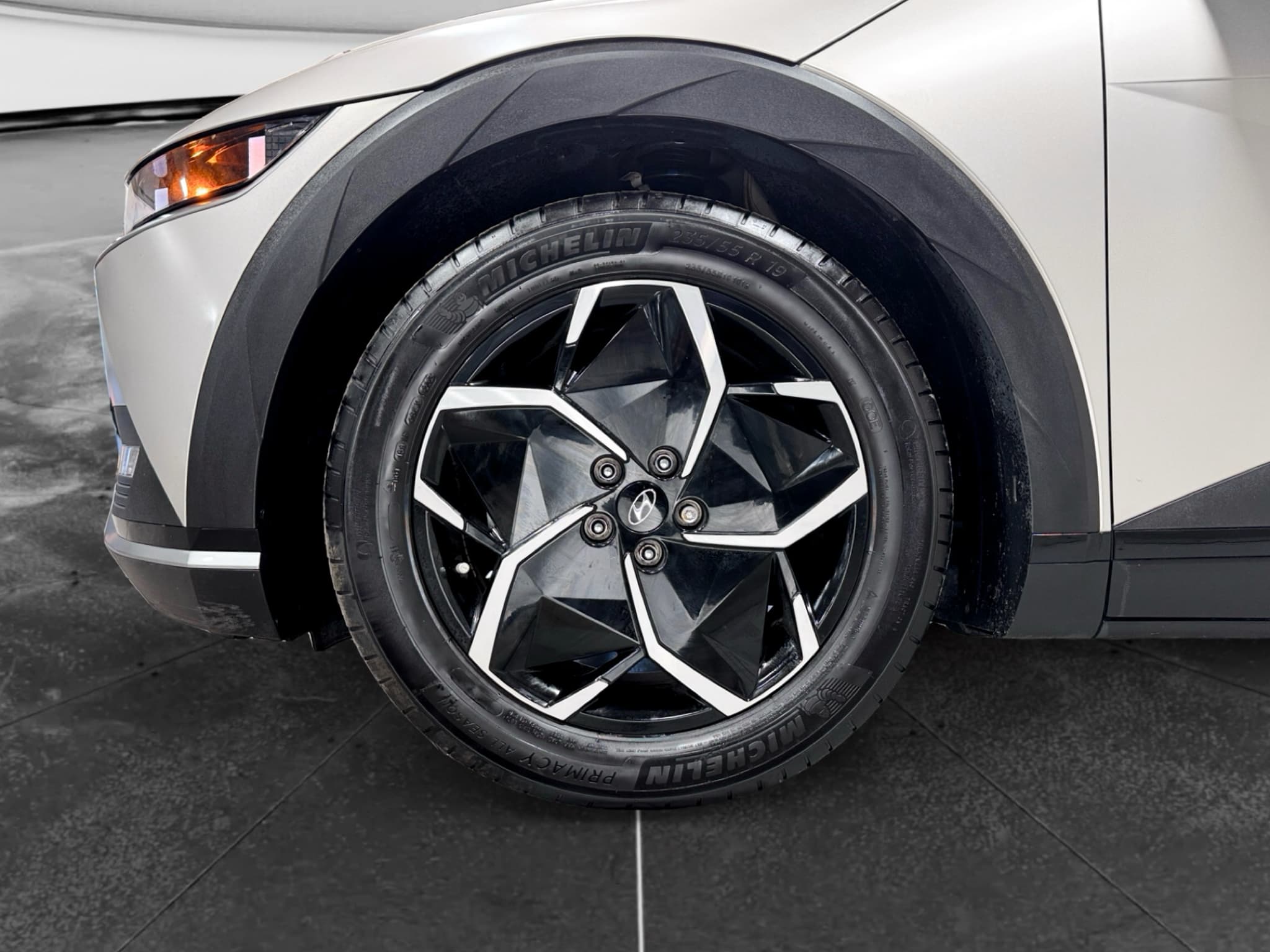 2024 Hyundai IONIQ 5 view 30