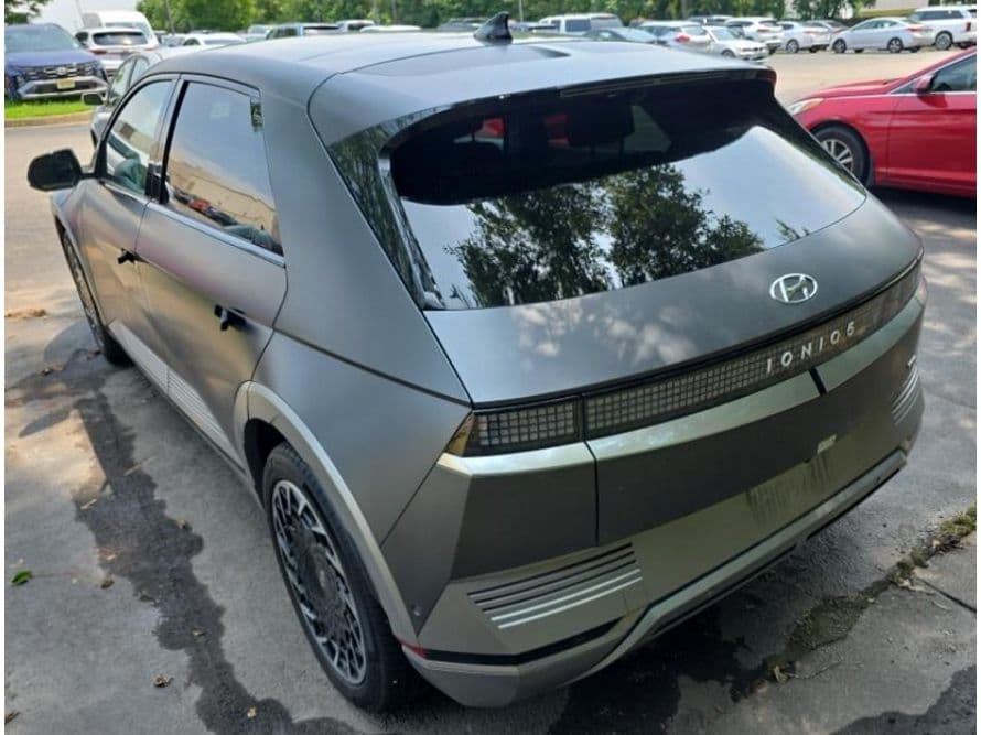 2024 Hyundai IONIQ 5 view 4