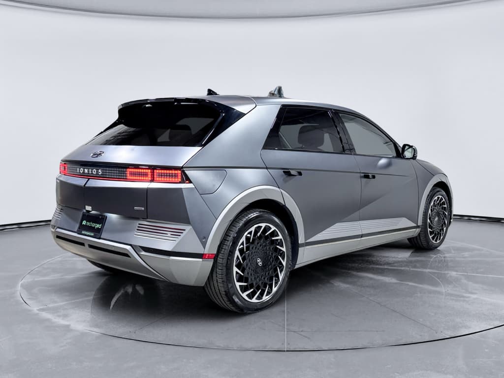 2024 Hyundai IONIQ 5 view 3