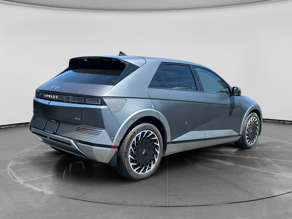 2024 Hyundai IONIQ 5 view 2