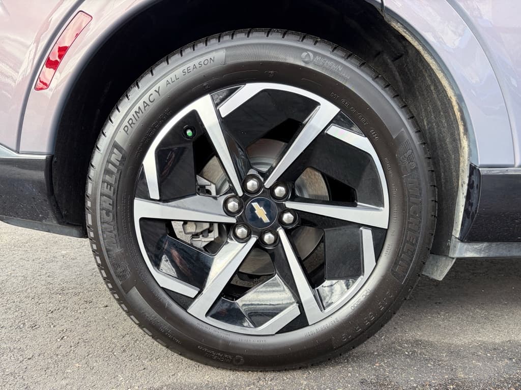 2024 Chevrolet Equinox EV view 30