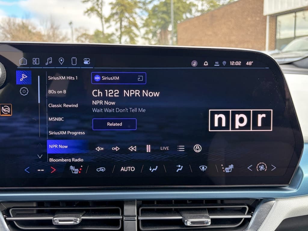 2024 Chevrolet Equinox EV view 14