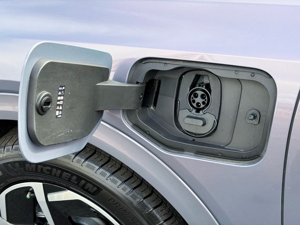 2024 Chevrolet Equinox EV view 5