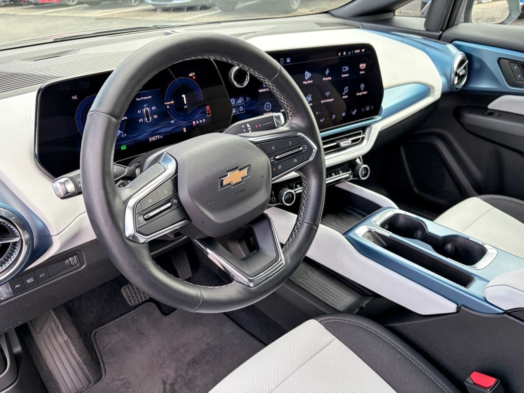 2024 Chevrolet Equinox EV view 19