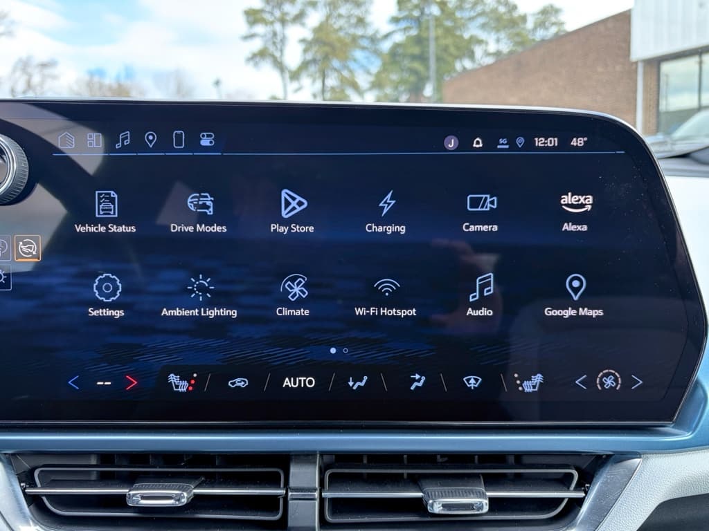 2024 Chevrolet Equinox EV view 11