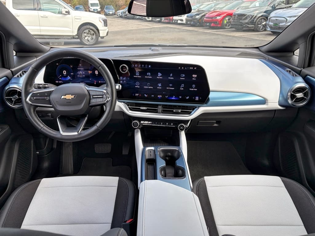 2024 Chevrolet Equinox EV view 17