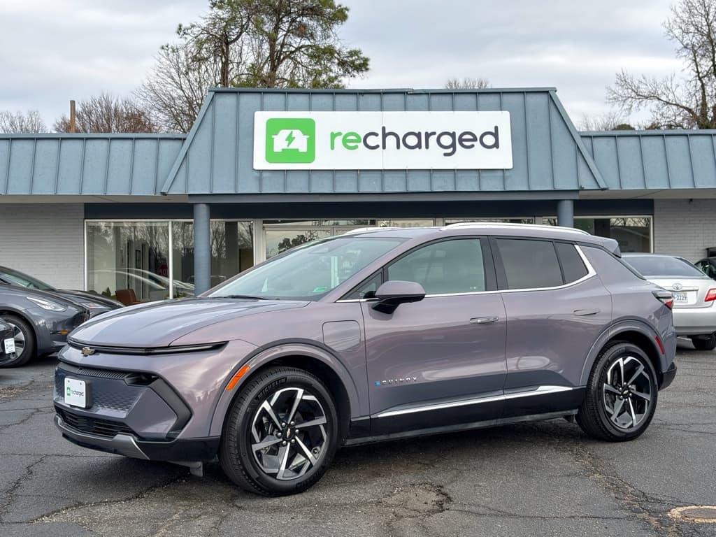 2024 Chevrolet Equinox EV view 1