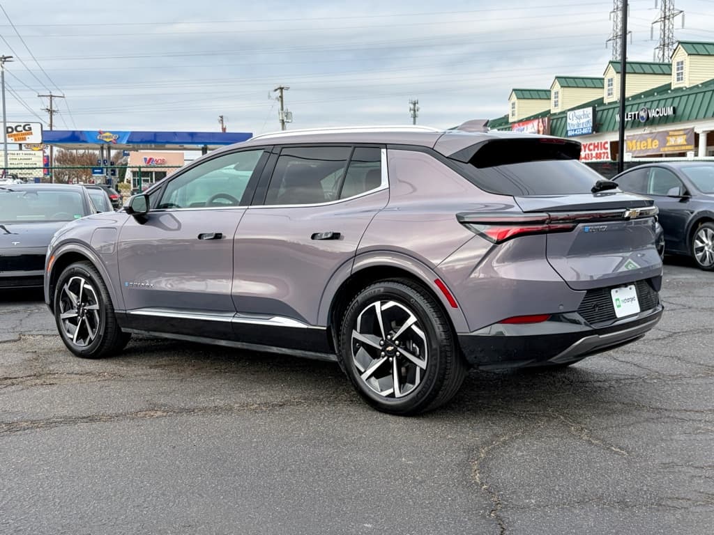 2024 Chevrolet Equinox EV view 2