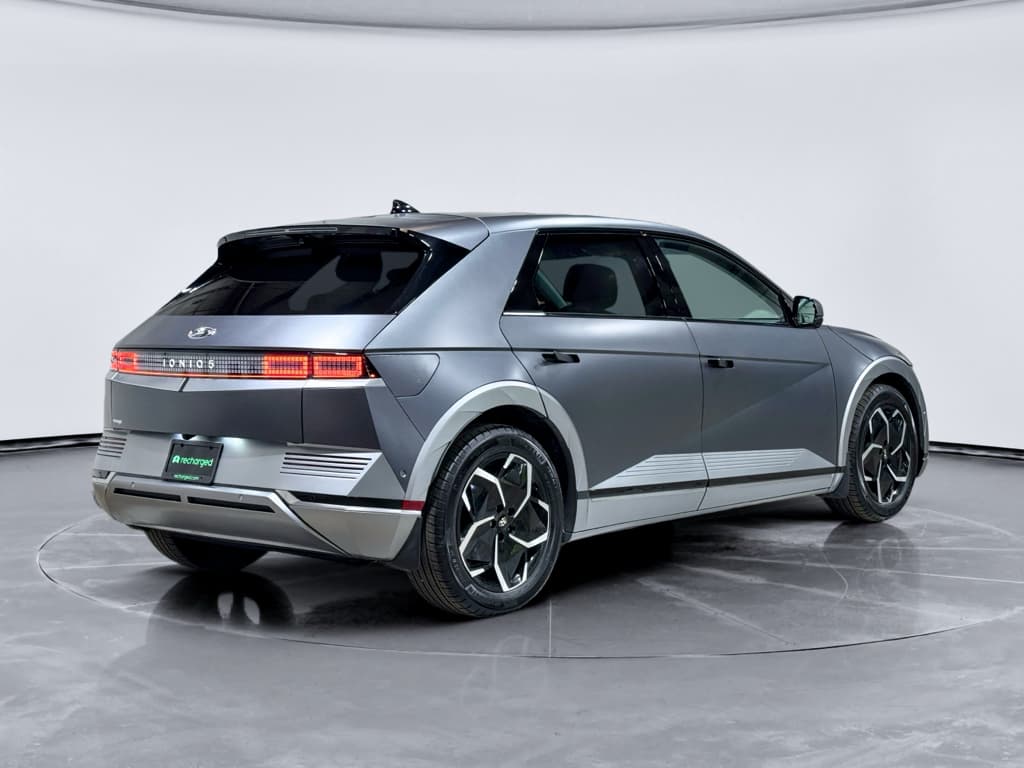 2024 Hyundai IONIQ 5 view 3