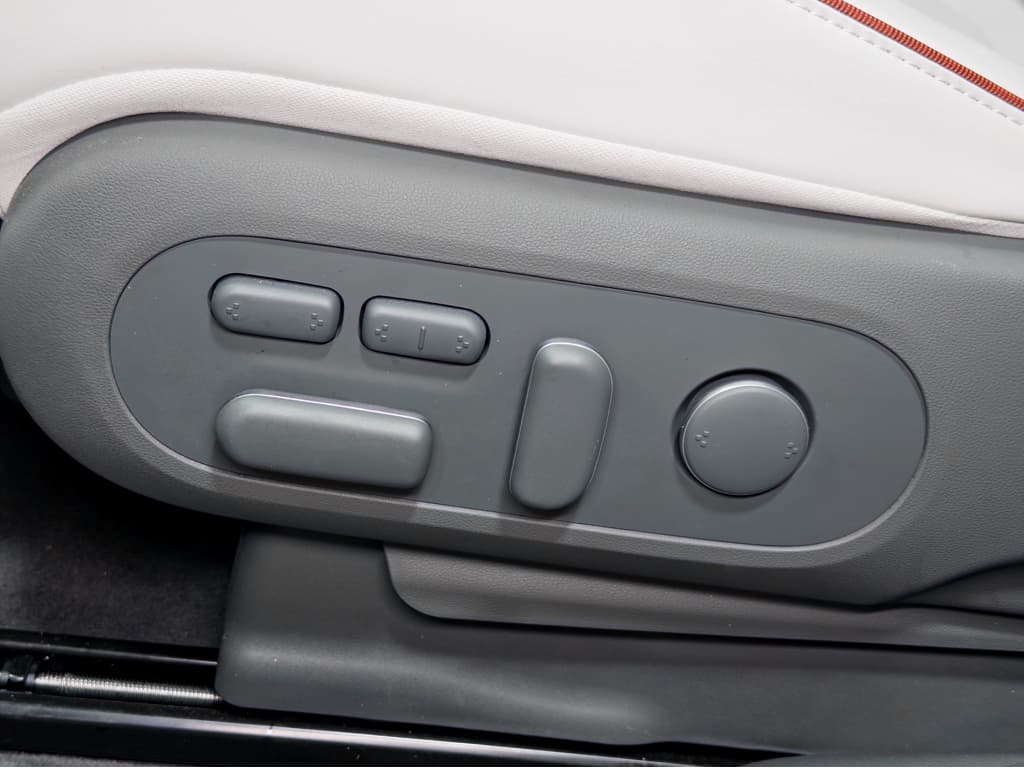 2024 Hyundai IONIQ 5 view 7