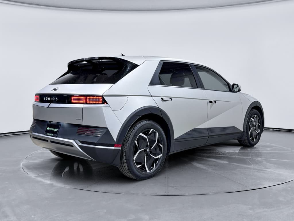 2024 Hyundai IONIQ 5 view 3