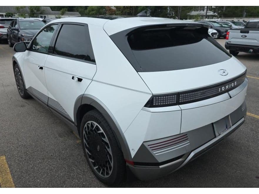 2024 Hyundai IONIQ 5 view 4