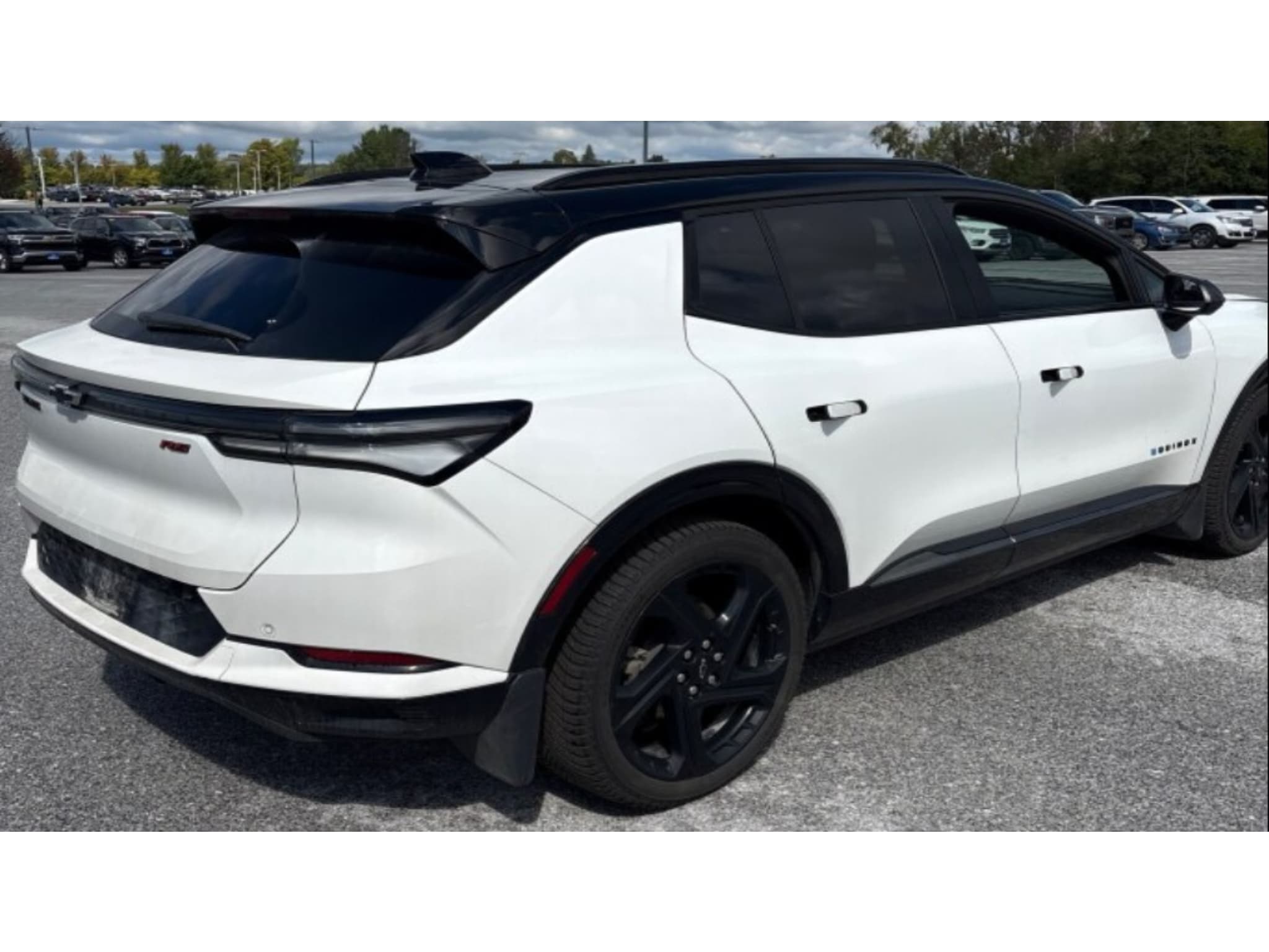 2024 Chevrolet Equinox EV view 3