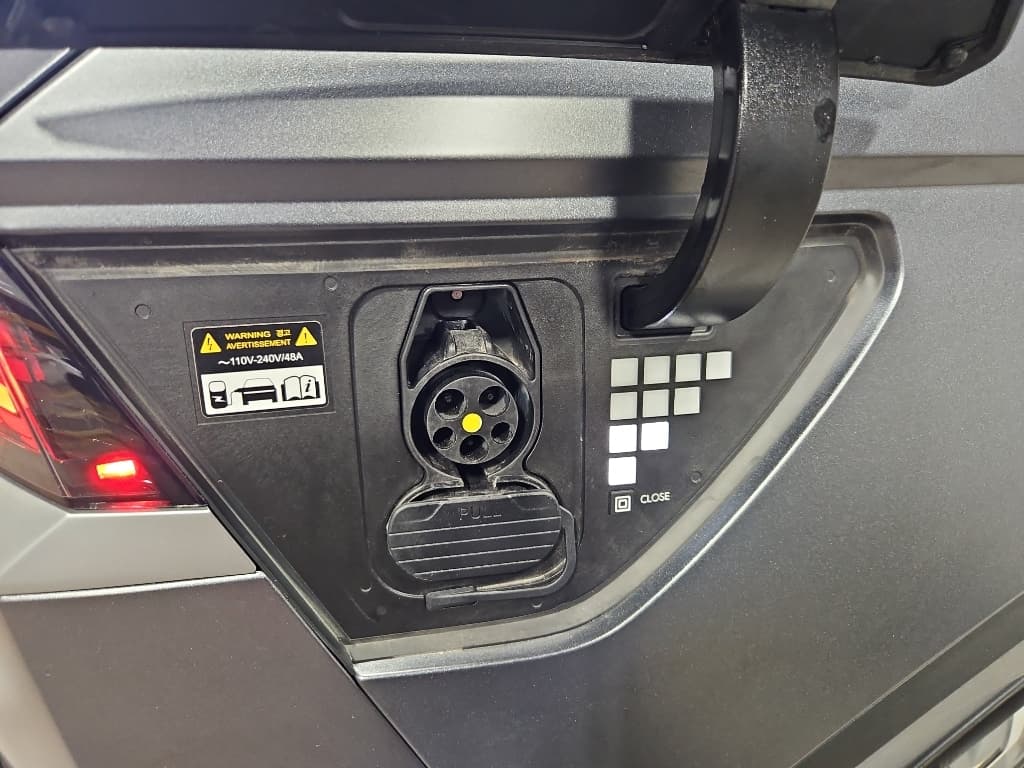 2024 Hyundai IONIQ 5 view 5