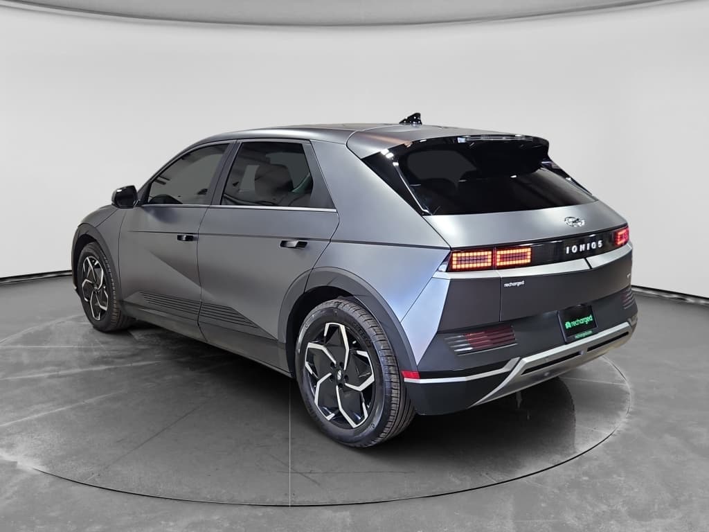 2024 Hyundai IONIQ 5 view 2