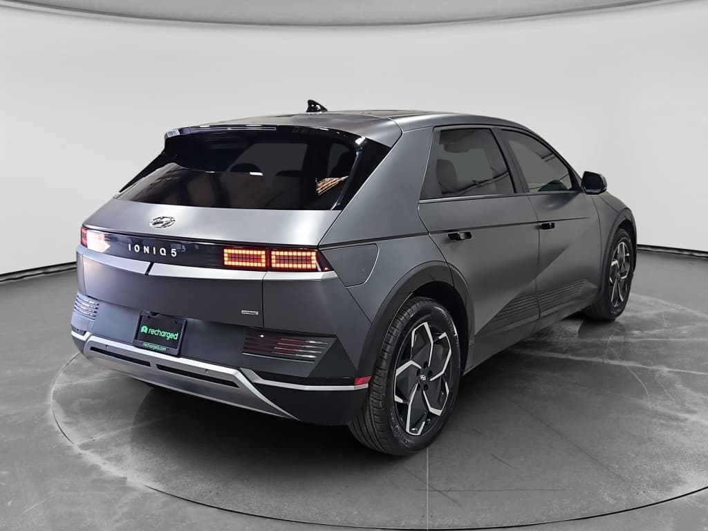 2024 Hyundai IONIQ 5 view 3