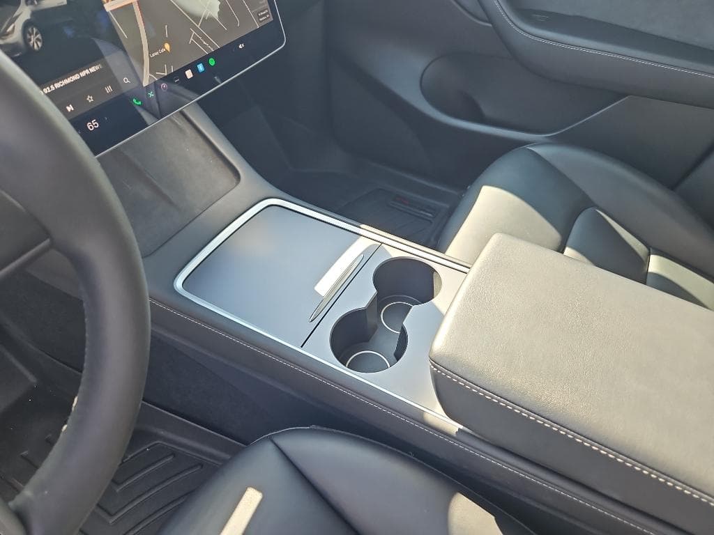 2021 Tesla Model Y view 13